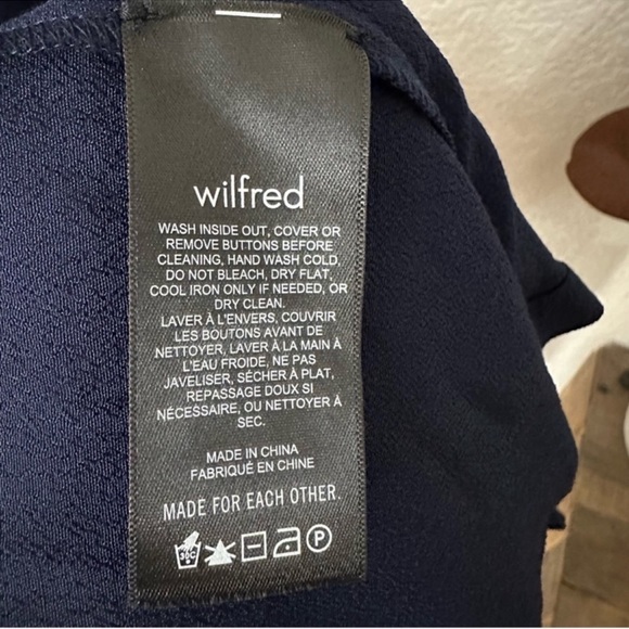 Aritzia Wilfred Button Down Dress

Size xs - Picture 5 of 13